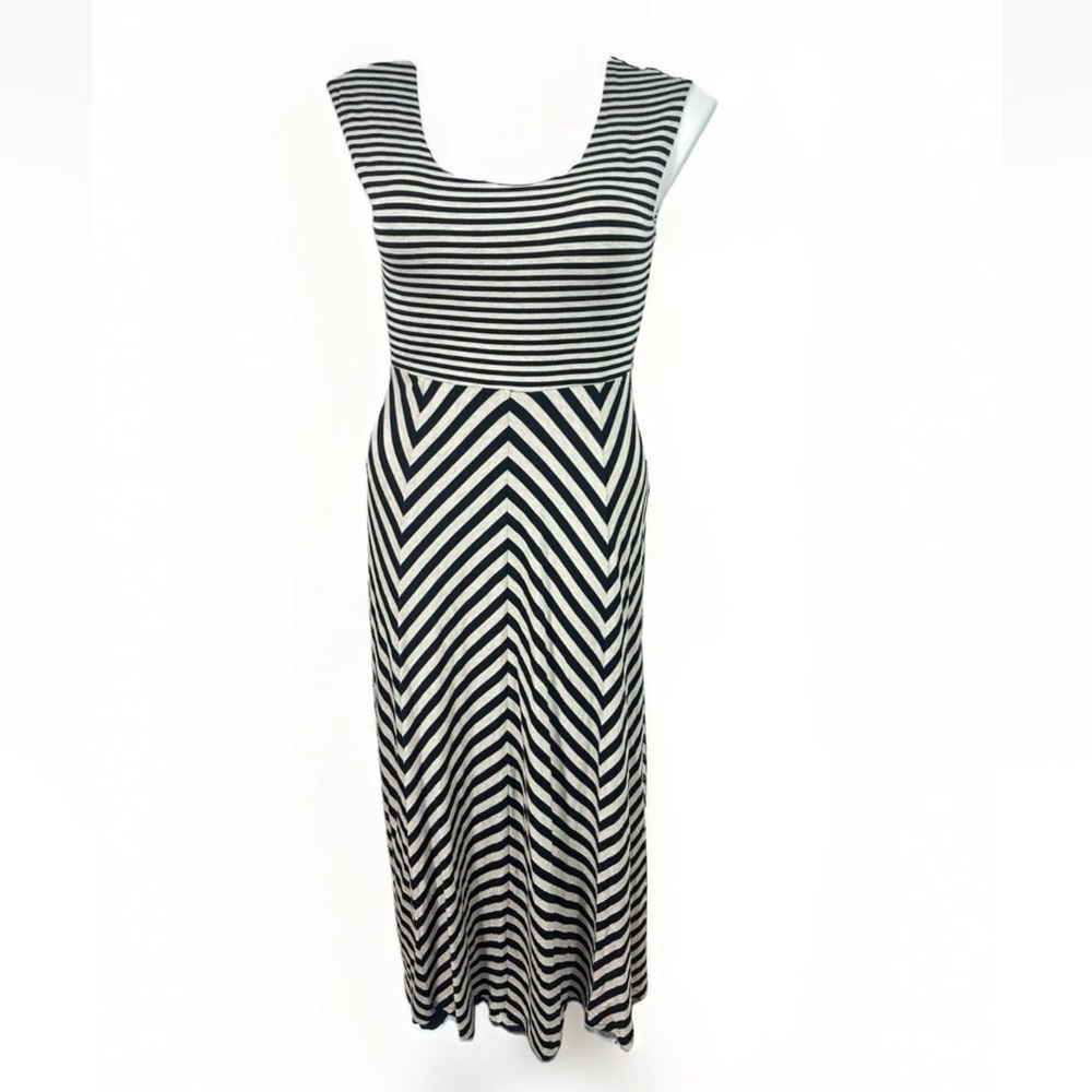 Calvin Klein Women’s Maxi Dress Size 12 Black Striped Chevron Jersey Sleeveless